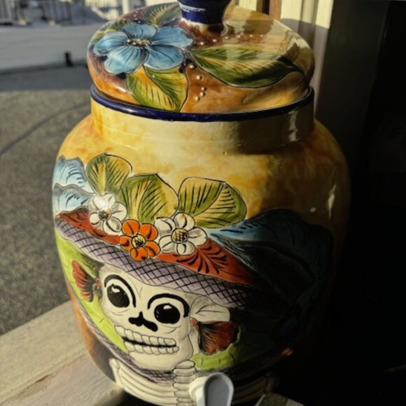 Majolica Pottery - Picture 3 of 8